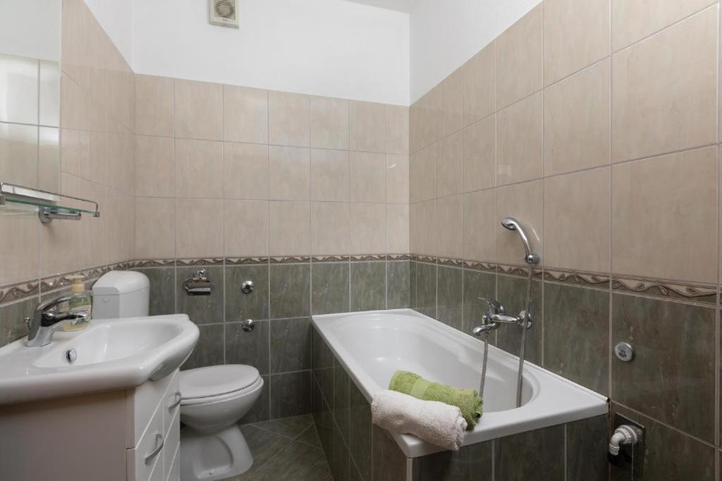 Apartmani Vela Tučepi Exterior foto
